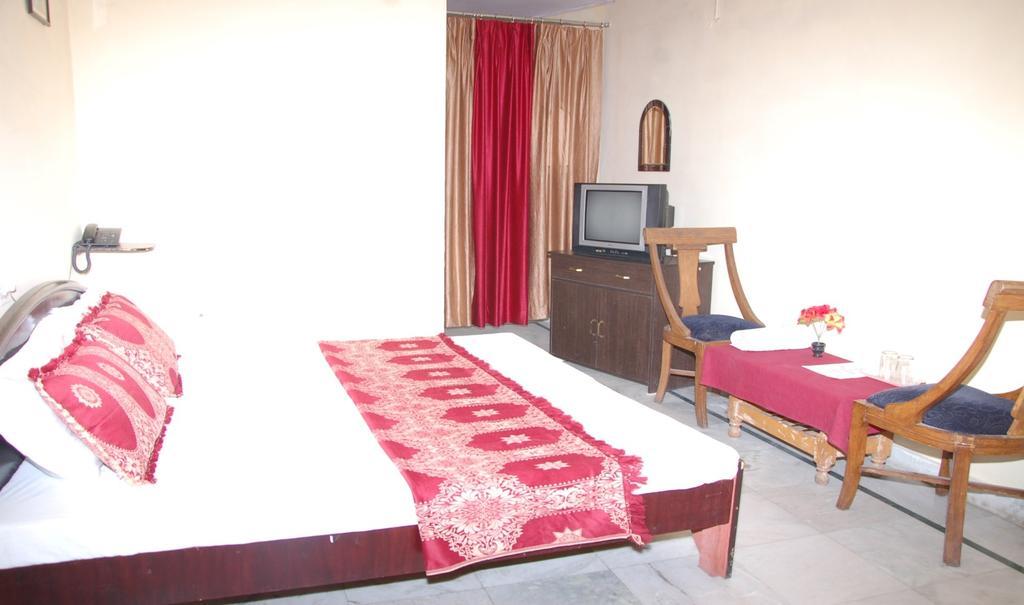 Hotel Arsh International Nainital Bilik gambar
