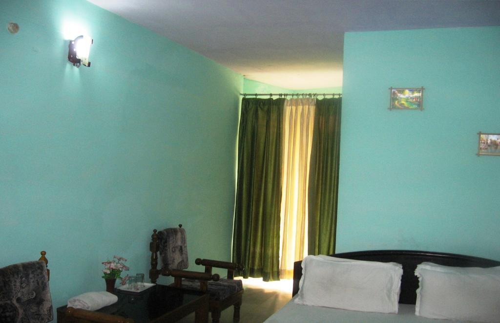 Hotel Arsh International Nainital Bilik gambar