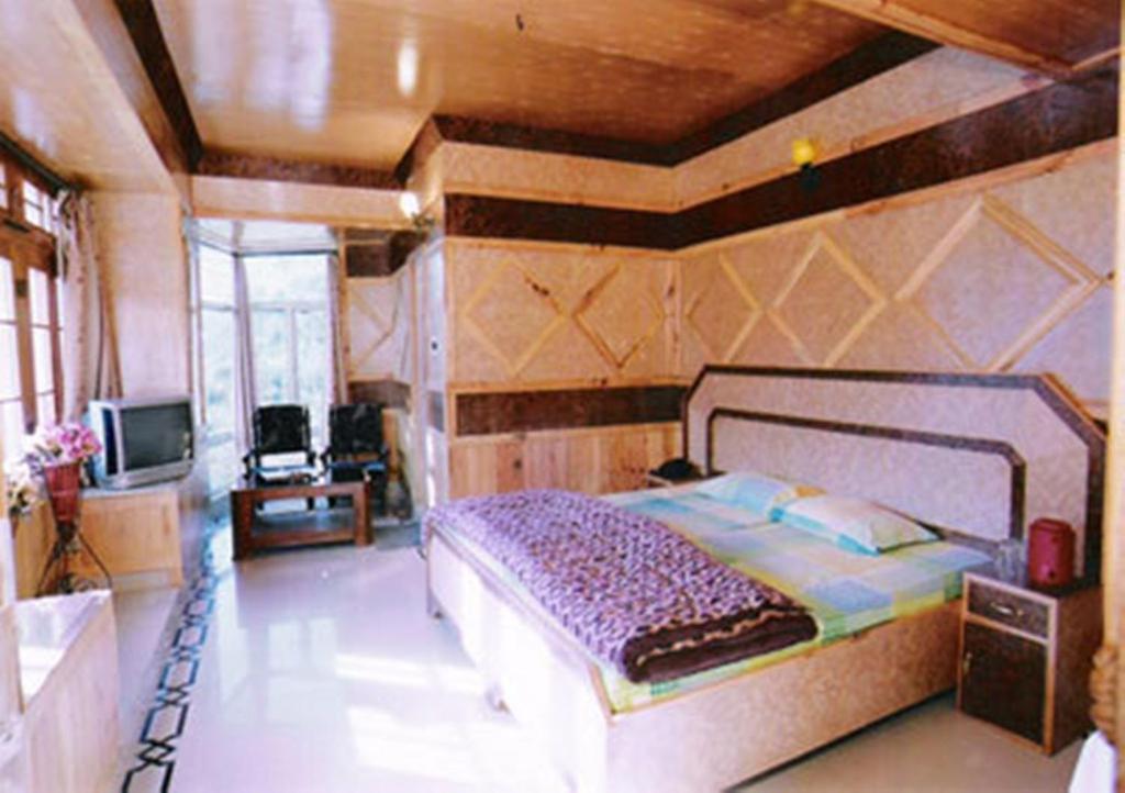 Hotel Arsh International Nainital Bilik gambar